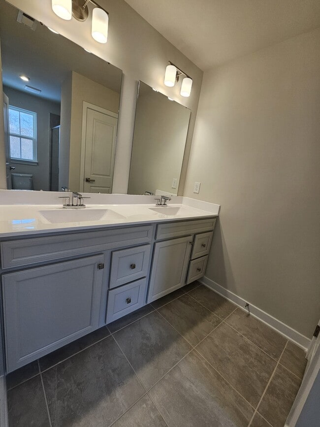 Building Photo - 209 Lograto Ln