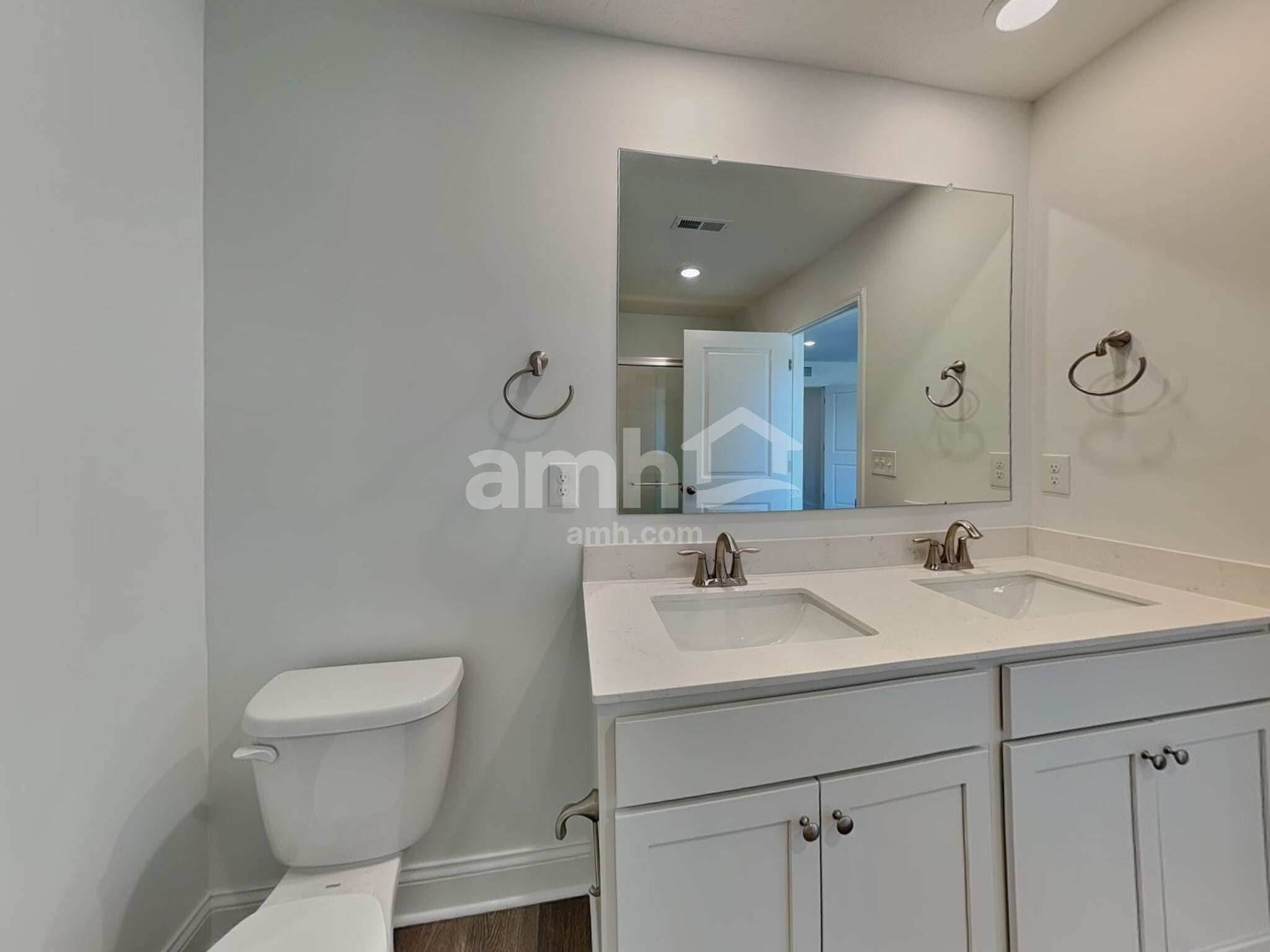 Building Photo - 9085 Henley Ave