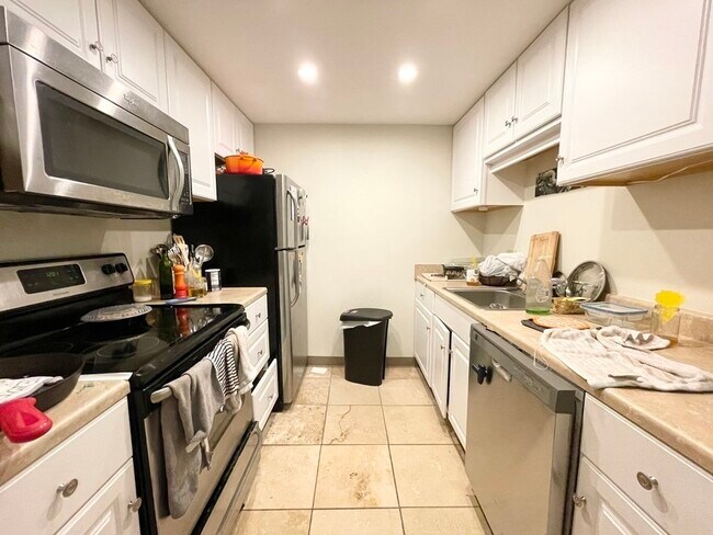 Building Photo - 660 Massachusetts Ave