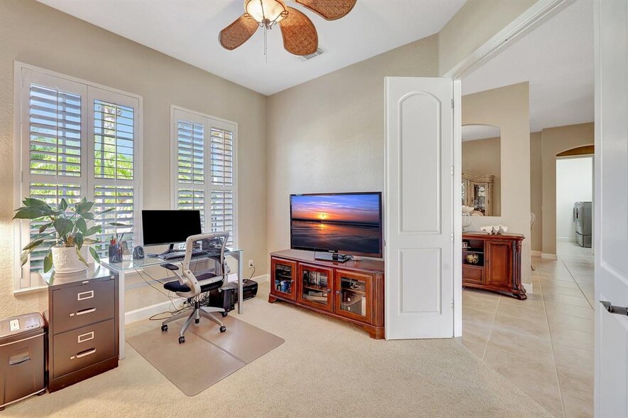 Building Photo - 827 SW Grand Reserves Blvd