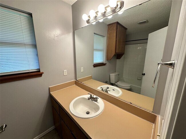 Building Photo - 3628 Peregrine Dr