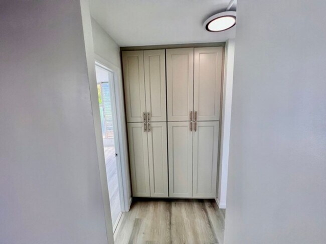 Building Photo - Waipio Gardens 2 Bed/1 Bath/1 Parking/Available May 1