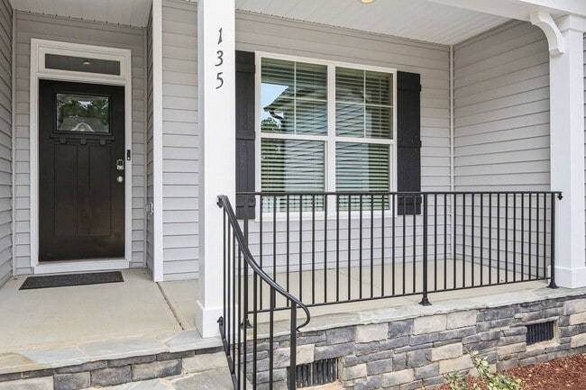 Building Photo - Beautiful New Construction Home - Move In Ready