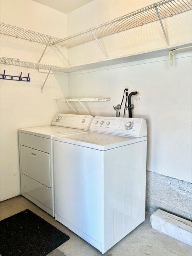 Building Photo - The Colony | Oxnard | 2 Bedroom + 2 Bathroom + Loft