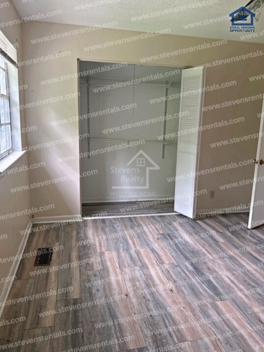 Building Photo - 4131 Wilkesview Dr
