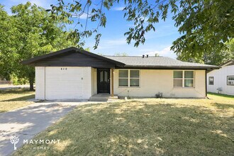 Building Photo - Inviting 3-Bedroom Cleburne Home with Fenced Yard