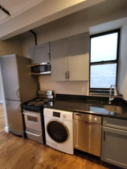 Building Photo - 221 E 23rd St