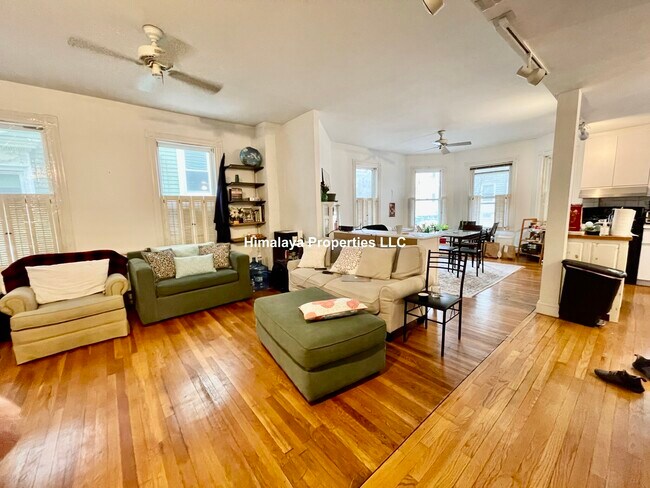 Building Photo - 12 Fisk Pl