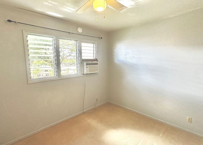 Building Photo - SPACIOUS TOWNHOUSE 2 BED/1.5 BATH/1 PRKG, ...