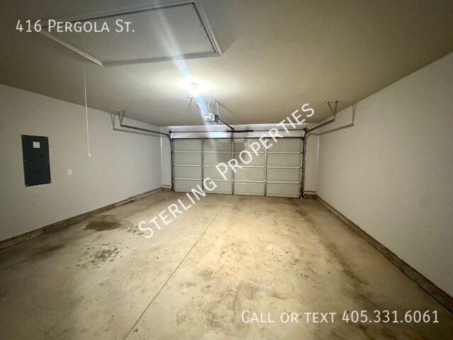 Building Photo - 416 Pergola St