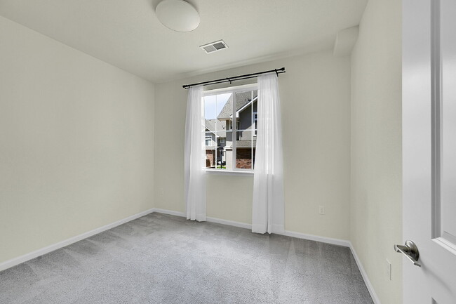 Building Photo - $2,044.95 - 2 Bed, 2 Bath Ground Floor Condo with AC, and In Unit Laundry!