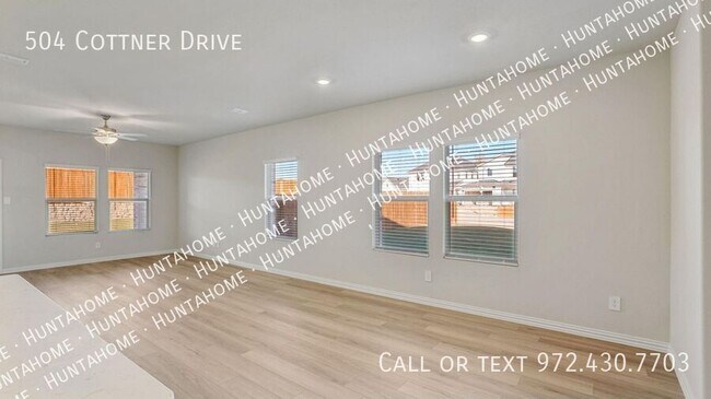 Building Photo - 504 Cottner Dr