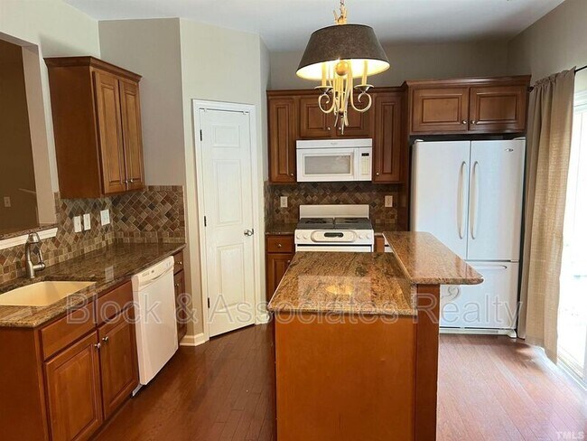 Building Photo - 2936 Settle In Ln