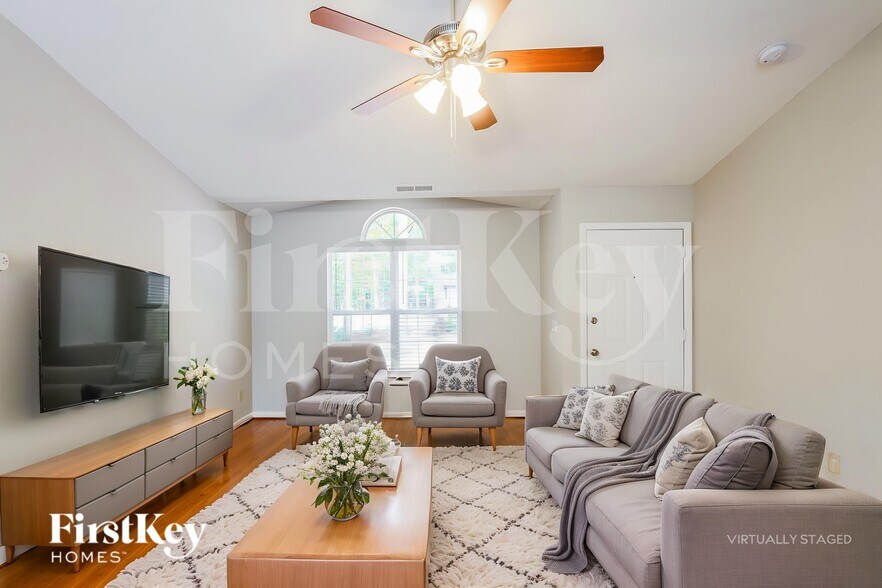 Building Photo - 110 Waderich Ln