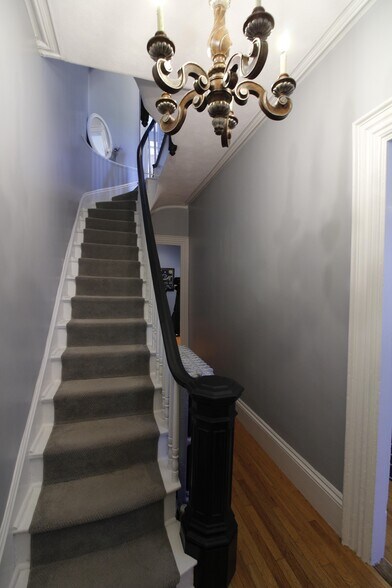 Building Photo - 196 Dorchester St