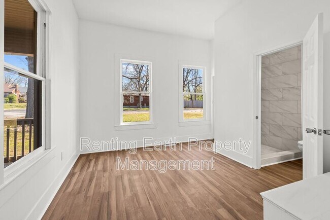 Building Photo - 2017 48th Street Ensley