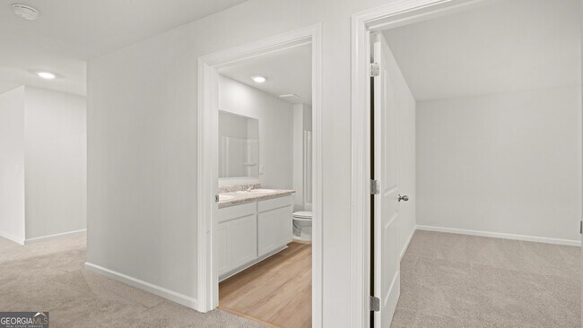 Building Photo - 102 Glenrise Dr