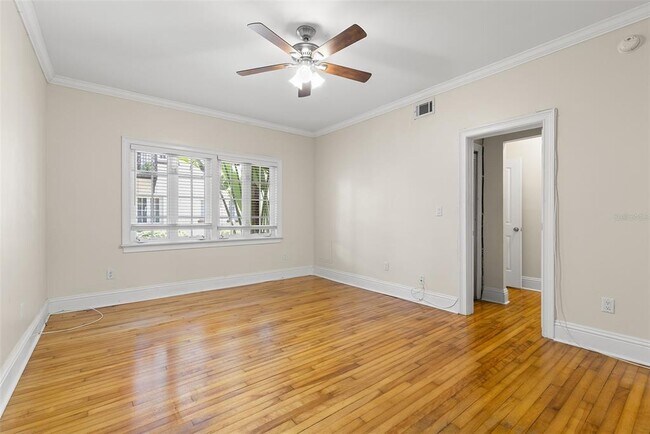 Building Photo - 2117 W Dekle Ave