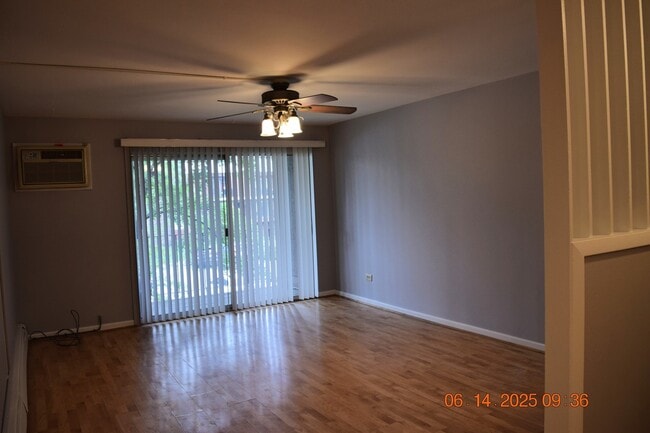 Building Photo - 1180 Meadow Ln