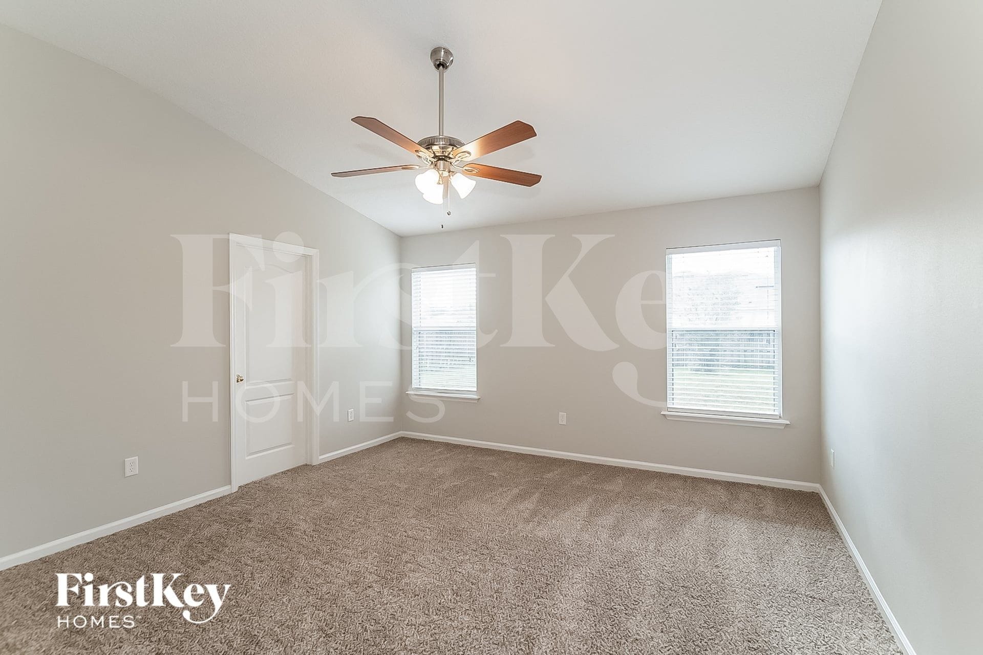 Building Photo - 2878 Woodstone Dr