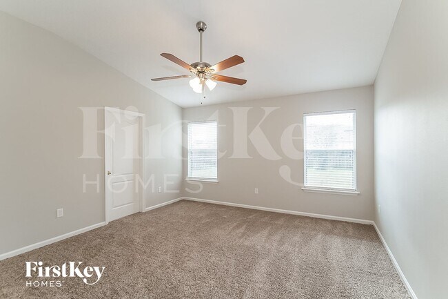 Building Photo - 2878 Woodstone Dr