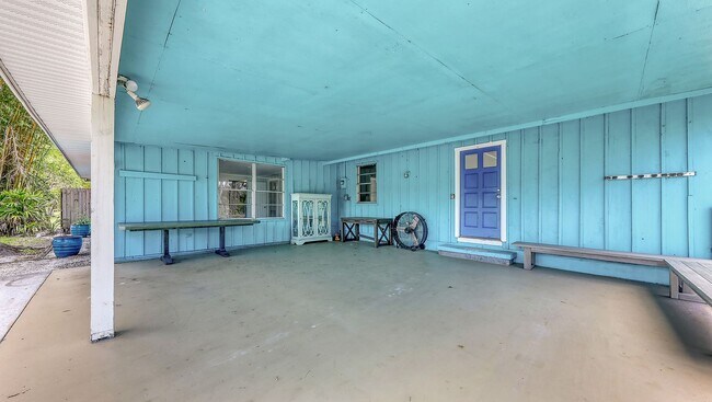 Building Photo - Completely Remodeled Home With Stunning Ri...