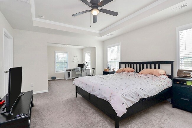 Building Photo - Beautiful home in Lake Wylie