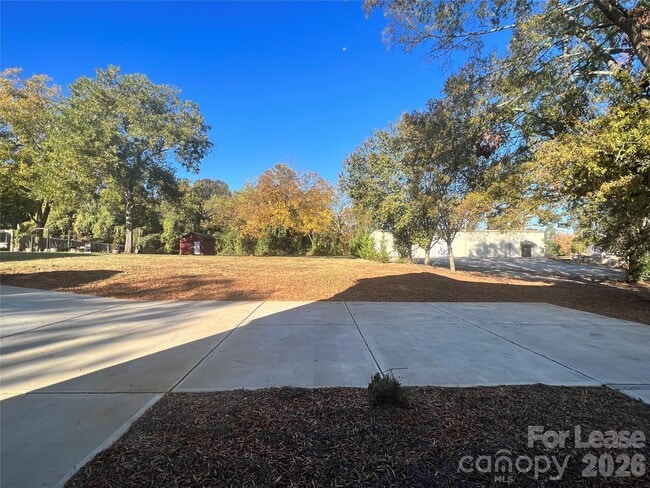 Building Photo - 574 N Broad St