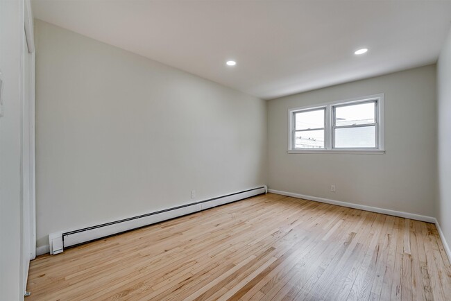 Building Photo - 263 Palisade Ave