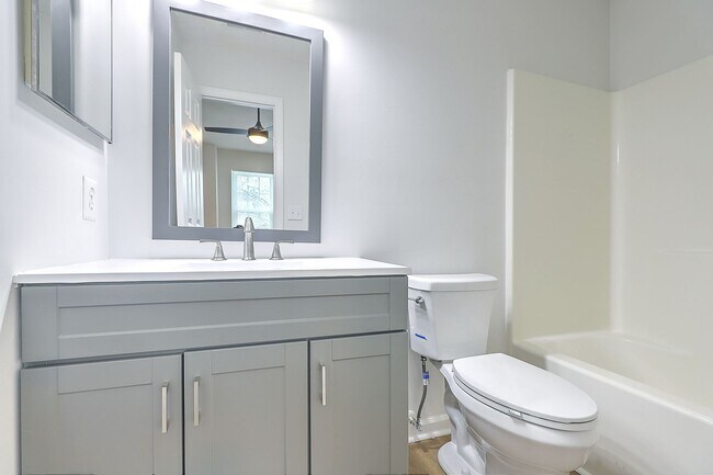 Building Photo - 8047 Shadow Oak Dr