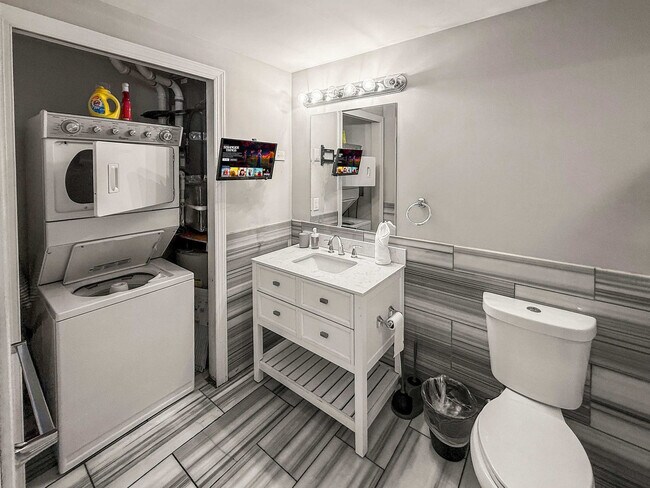 Building Photo - 1149 N 3rd St