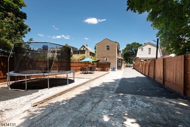 Building Photo - 138 Jerome Pl