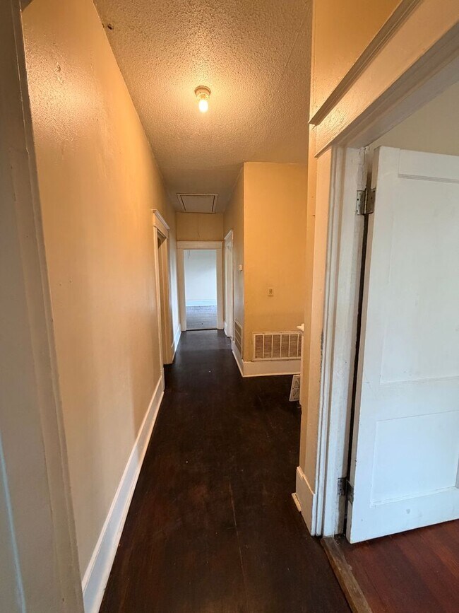 Building Photo - Beautiful 2 Bedroom unit in Highland