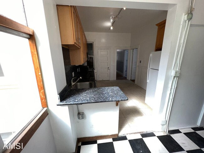 Building Photo - 3 br, 1 bath House - 18A Jansen Street  #A