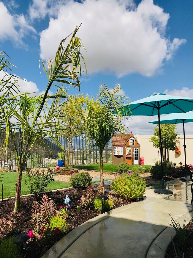 Building Photo - 24255 Lilac Ln