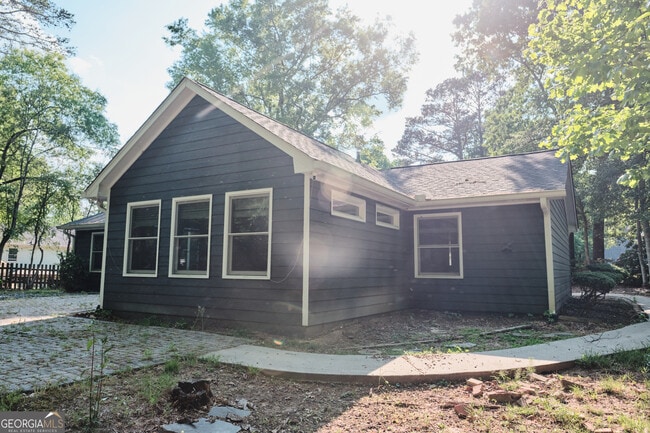 Building Photo - 135 Summer Brooke