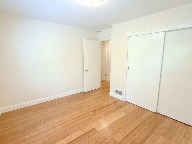 Building Photo - Remodeled One Story Home Located In Desirable Lafayette !