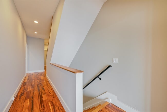 Building Photo - 760 Undercliff Ave