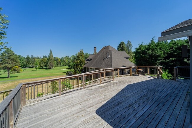 Building Photo - 4-Bedroom Luxury Home for Rent by Portland...