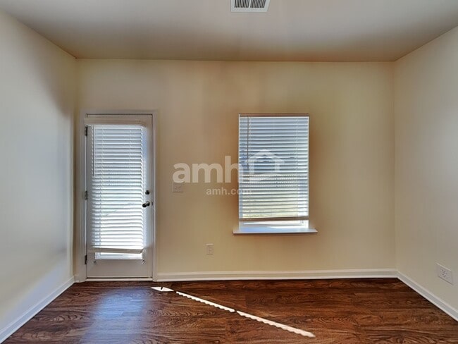 Building Photo - 710 Woodall Rd