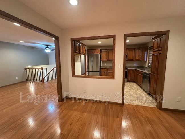 Building Photo - 1400 S 3rd St