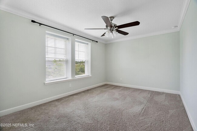 Building Photo - 150 Whisper Rock Dr