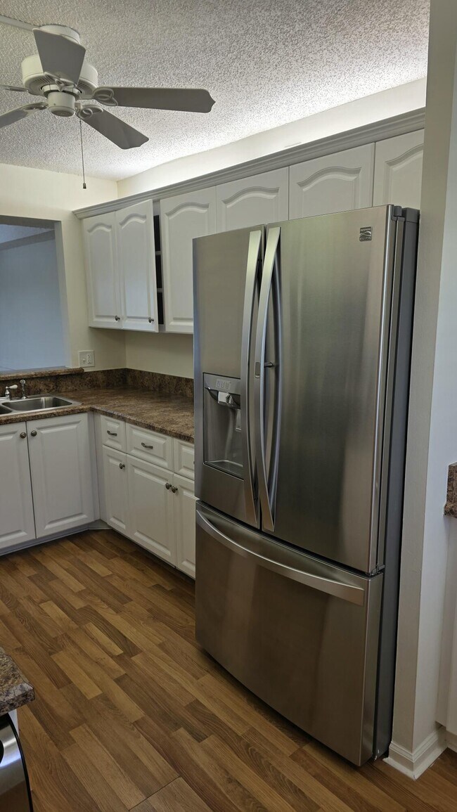 Building Photo - 23305 Barwood Ln N