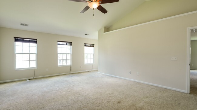 Building Photo - 4 Bedroom 2.5 Bath House in Sophia Landing...
