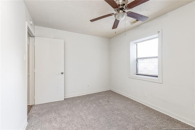 Building Photo - 210-210 S Plymouth St