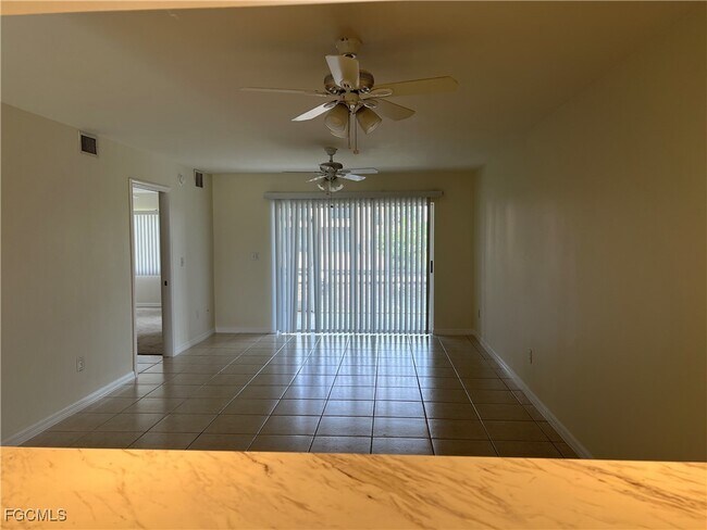 Building Photo - 1236-1302 SE 40th St