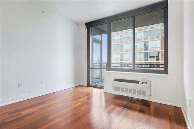 Building Photo - 389 Washington St