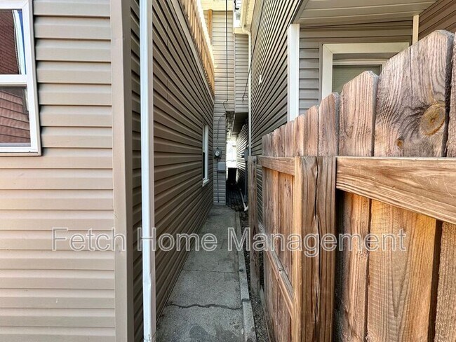 Building Photo - 334 Lehman St