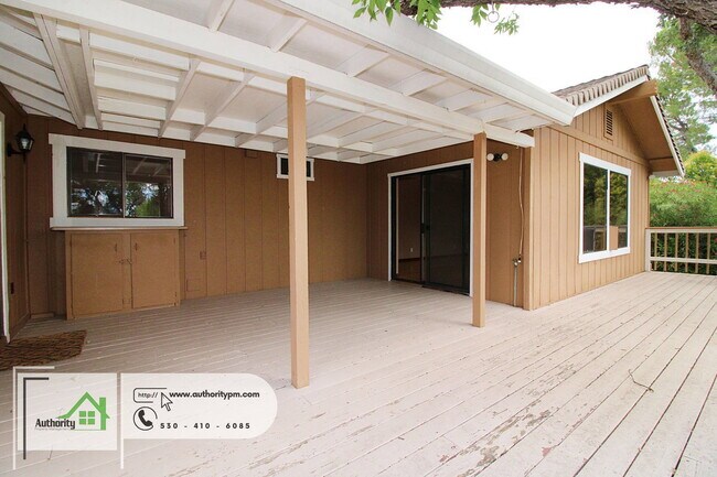 Building Photo - 3345 Golden Heights Dr