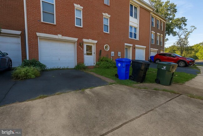 Building Photo - 746 S Granada St